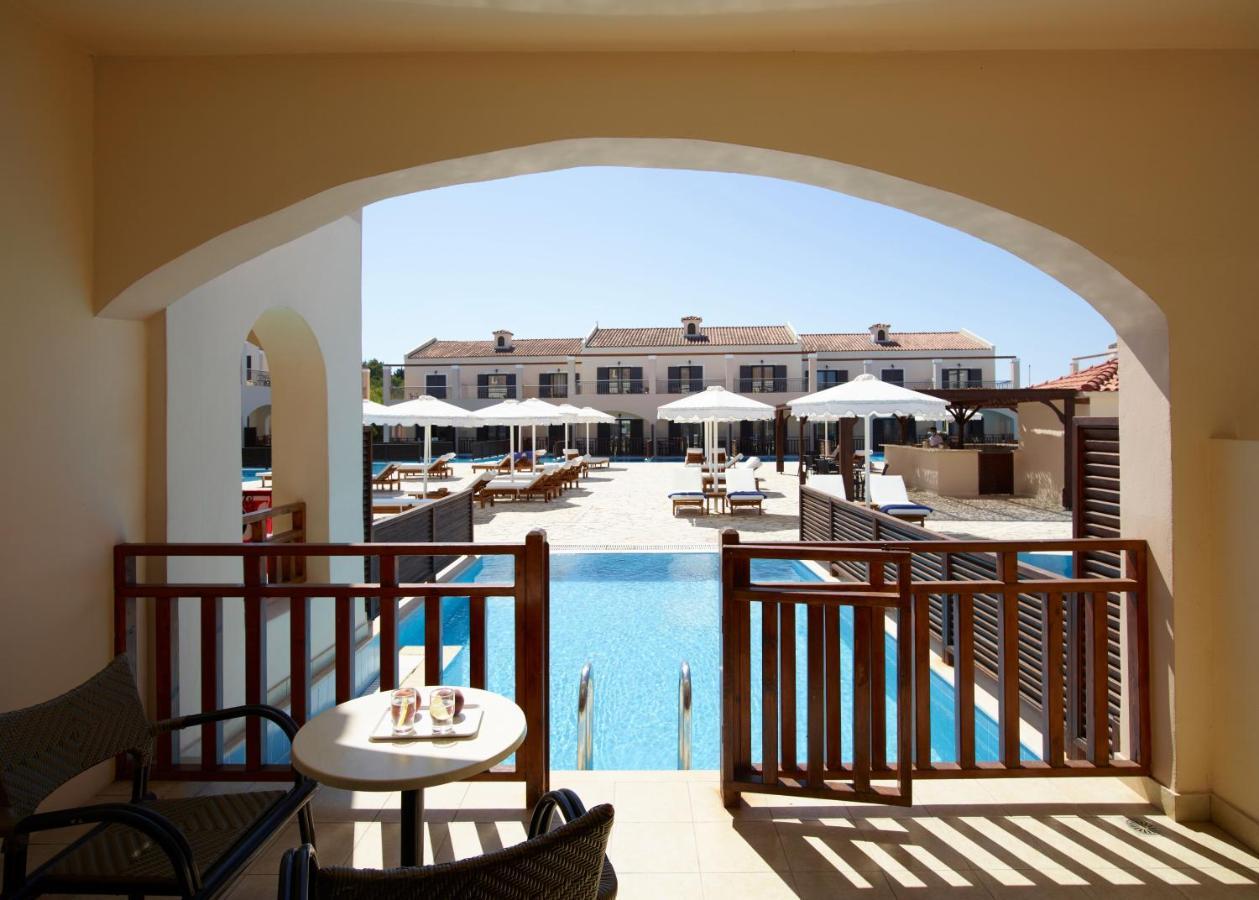 Roda Beach Resort & Spa Exterior foto