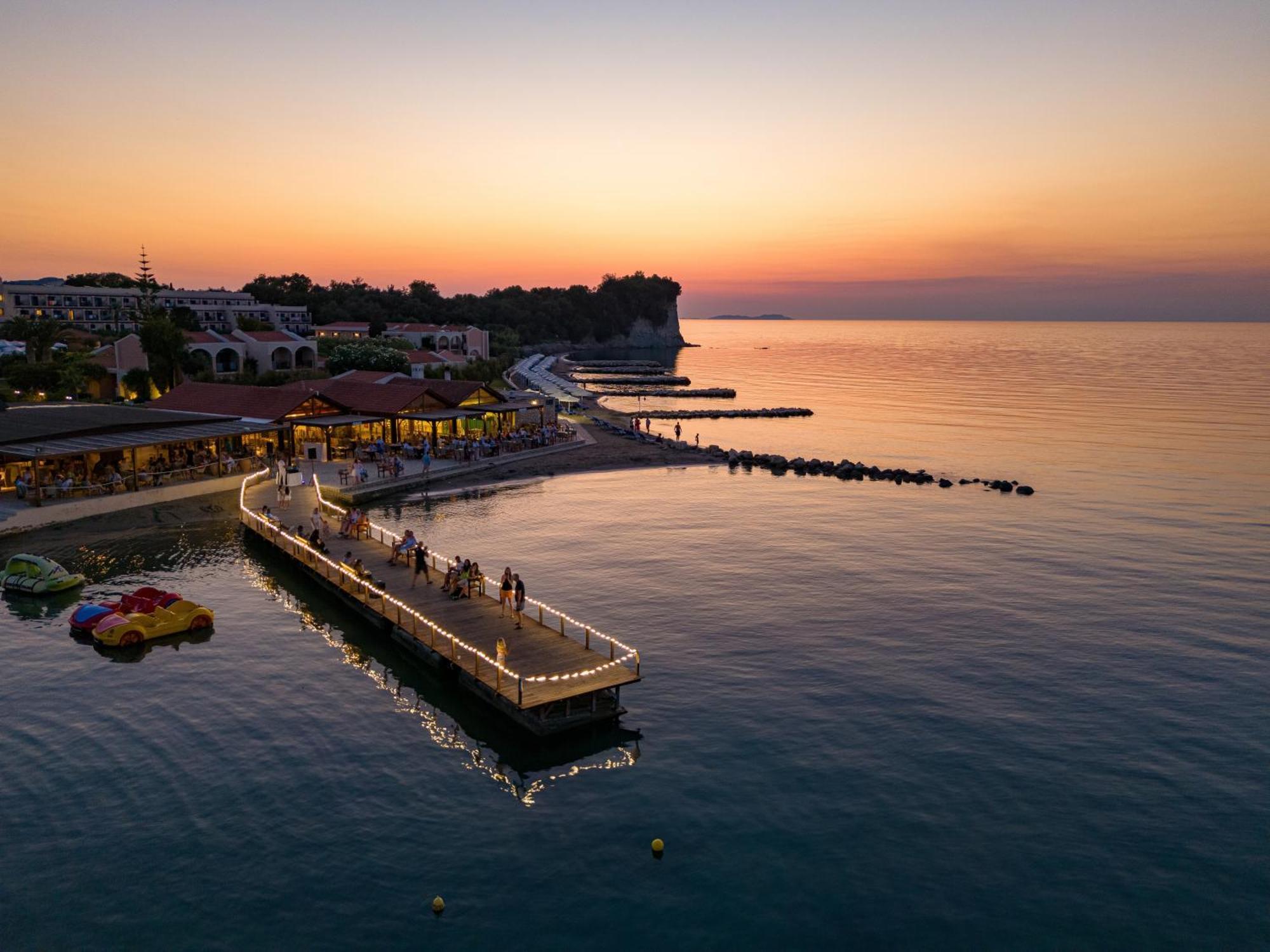 Roda Beach Resort & Spa Exterior foto