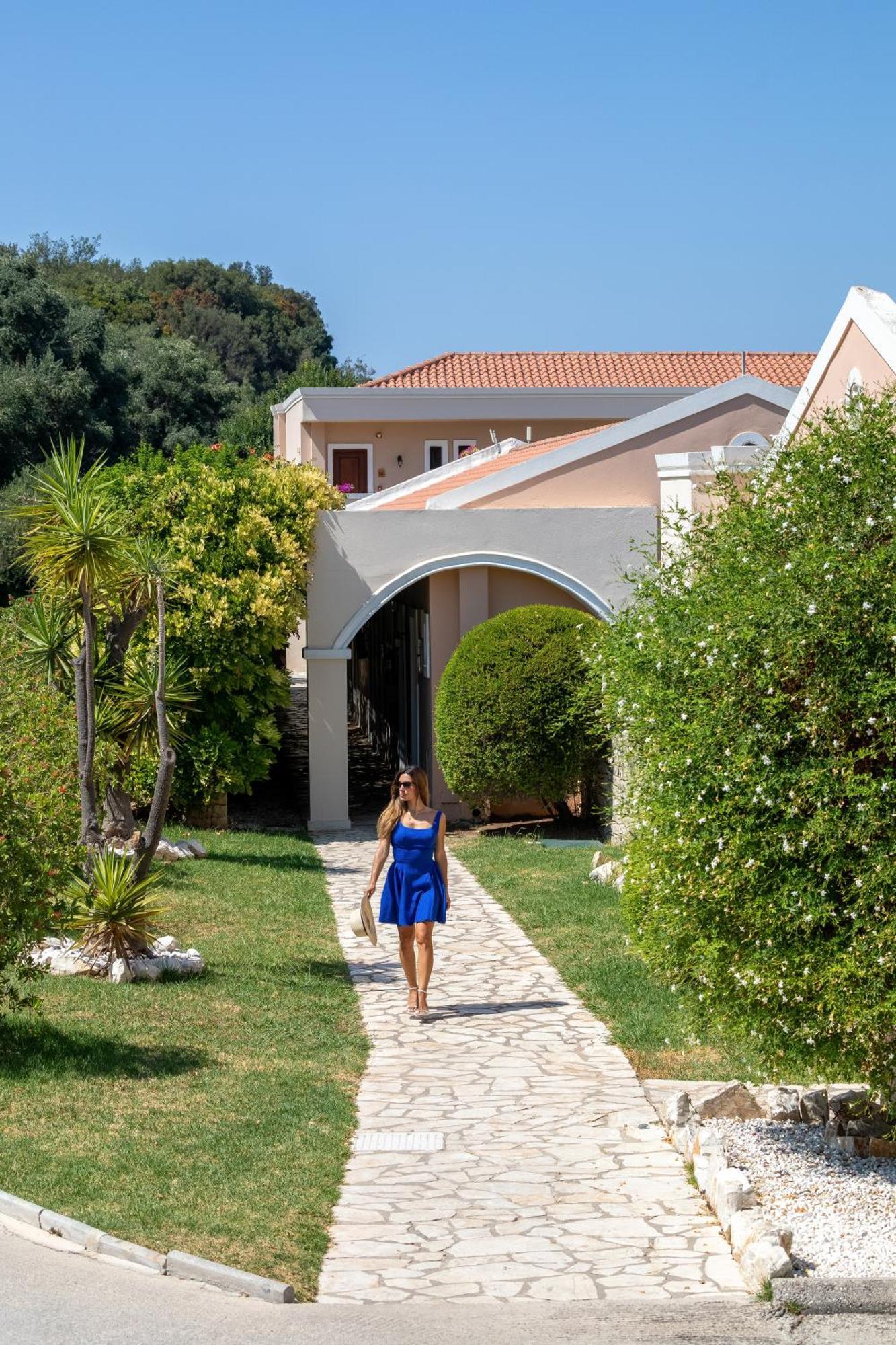 Roda Beach Resort & Spa Exterior foto