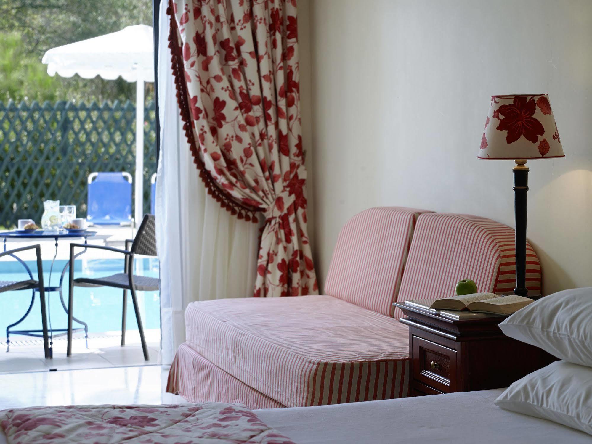 Roda Beach Resort & Spa Exterior foto