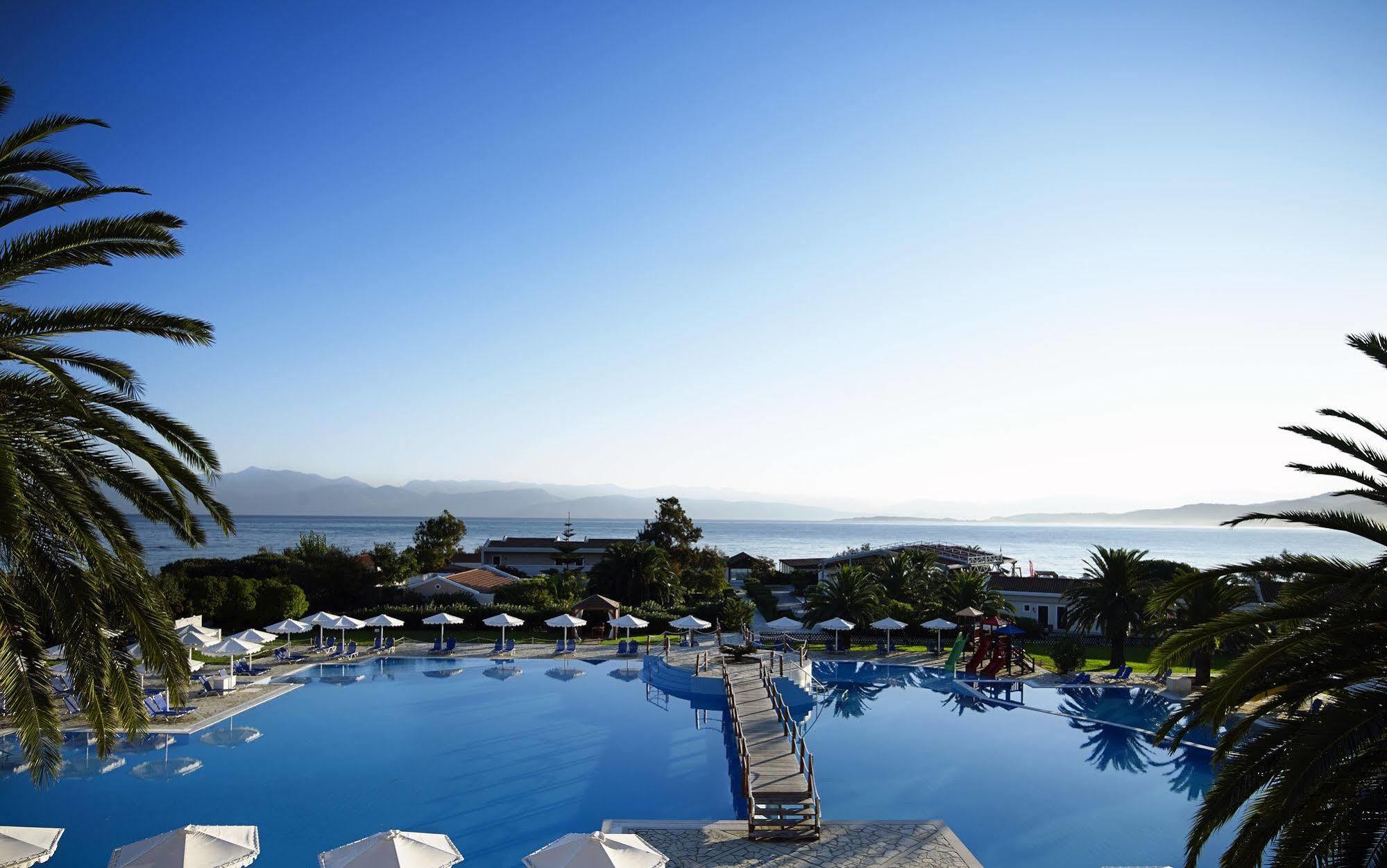 Roda Beach Resort & Spa Exterior foto